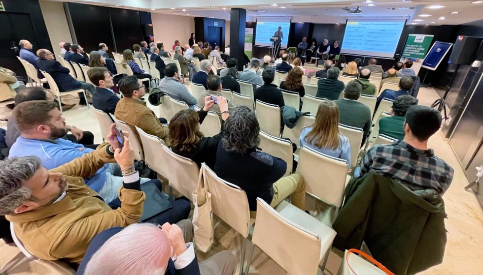 Vista de los asistentes a la jornada (Foto Madera Sostenible)